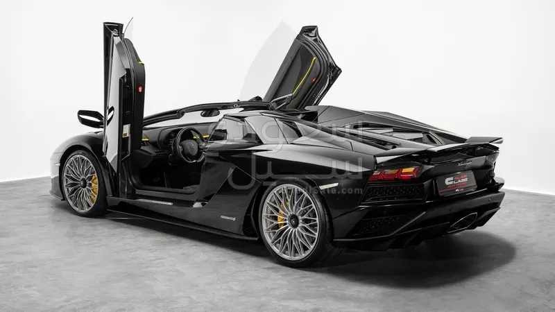 2018 لمبرجيني افنتادور اس رودستر