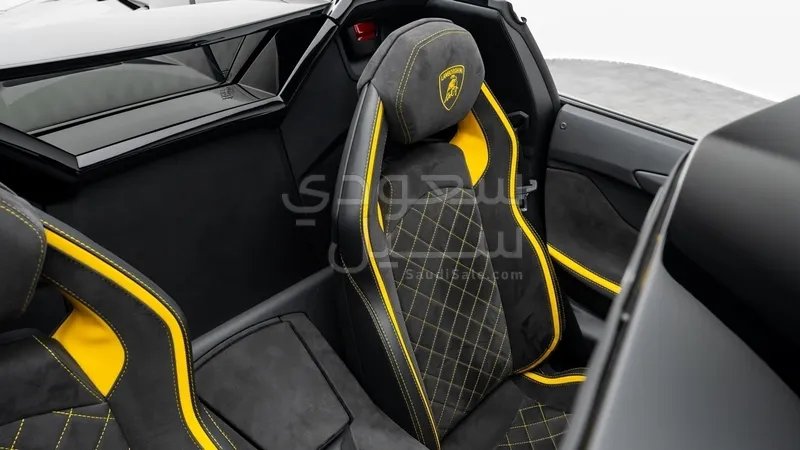 2018 لمبرجيني افنتادور اس رودستر