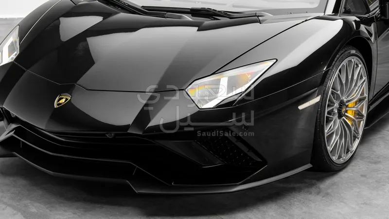 2018 لمبرجيني افنتادور اس رودستر