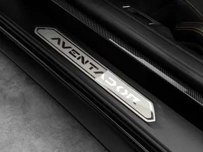 2018 لمبرجيني افنتادور اس رودستر