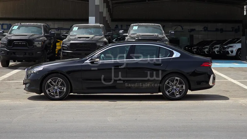 2026 بي ام دبليو الفئة الخامسة 520 أي