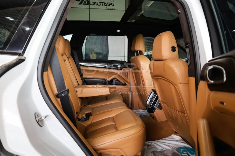 2016 بورش كايين جي تي اس