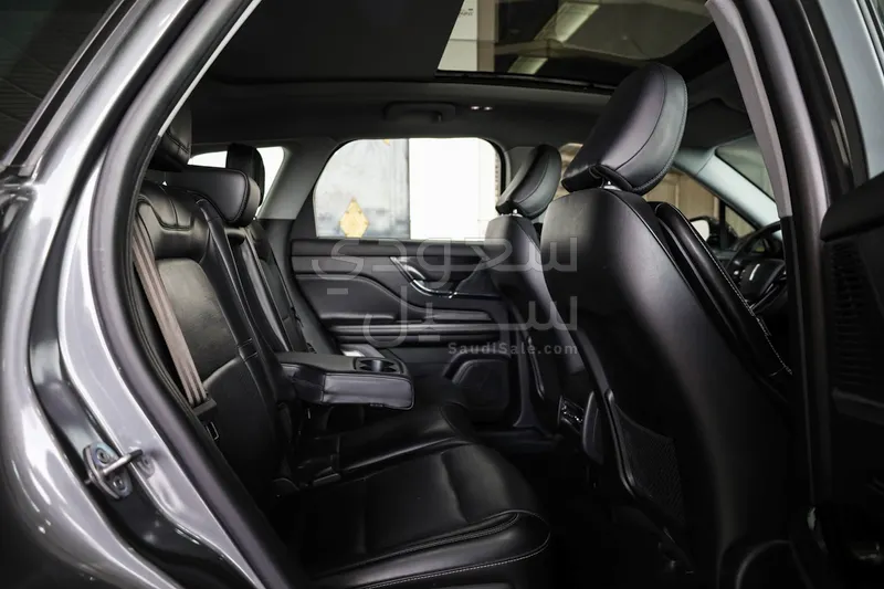 2022 لنكولن كورسير