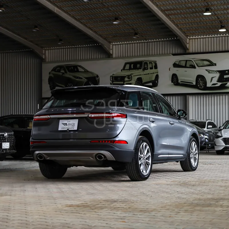 2022 لنكولن كورسير