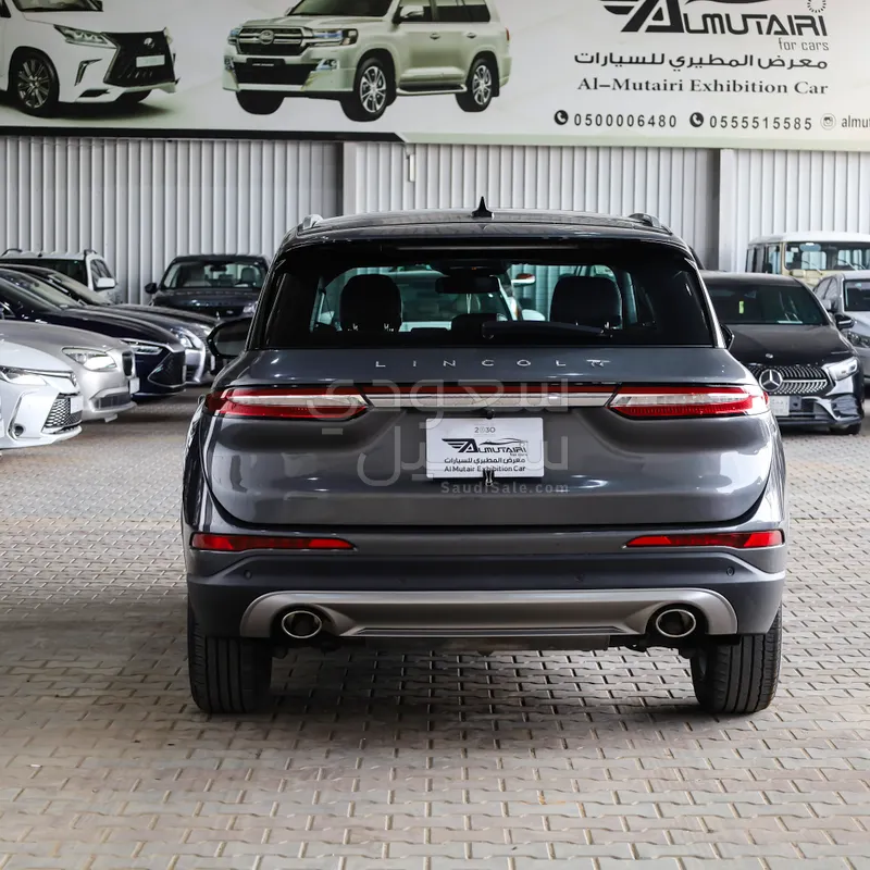2022 لنكولن كورسير