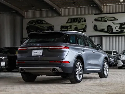 2022 لنكولن كورسير