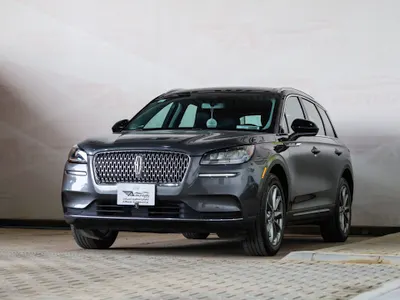 2022 لنكولن كورسير