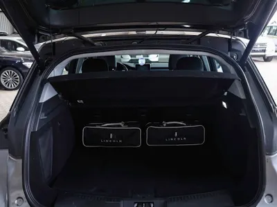 2022 لنكولن كورسير