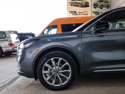 2022 لنكولن كورسير