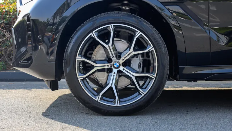 2026 بي ام دبليو الفئة اكس 6