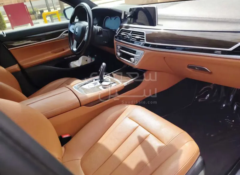 2017 بي ام دبليو الفئة السابعة 730 إل أي