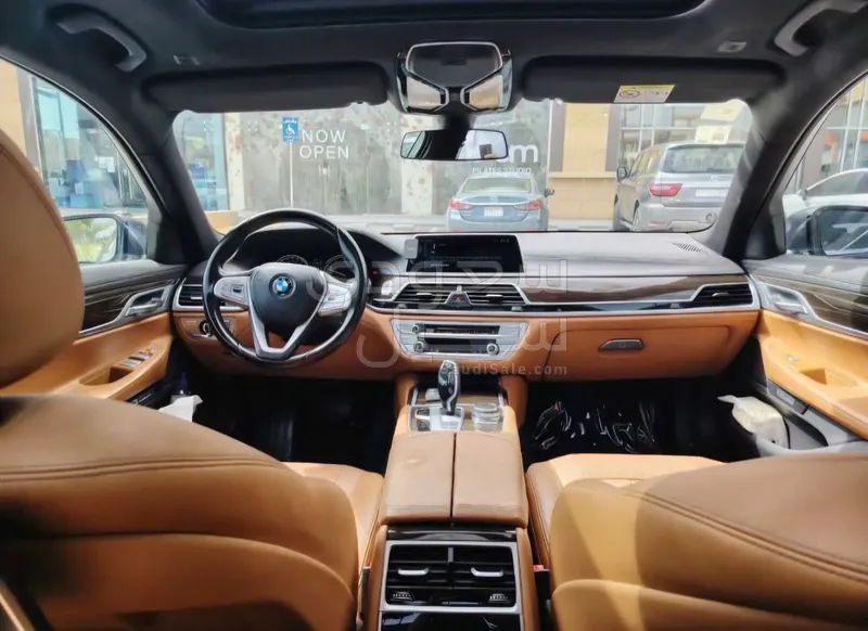 2017 بي ام دبليو الفئة السابعة 730 إل أي