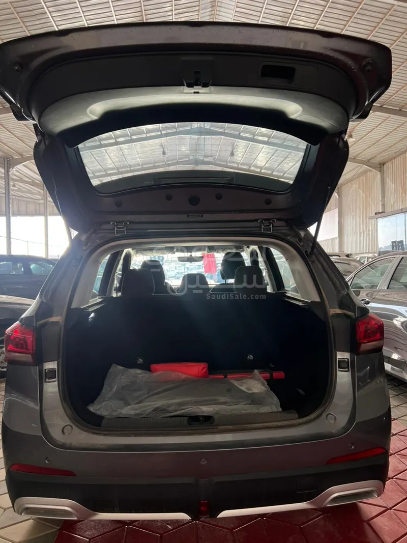 2025 ام جي زد اس