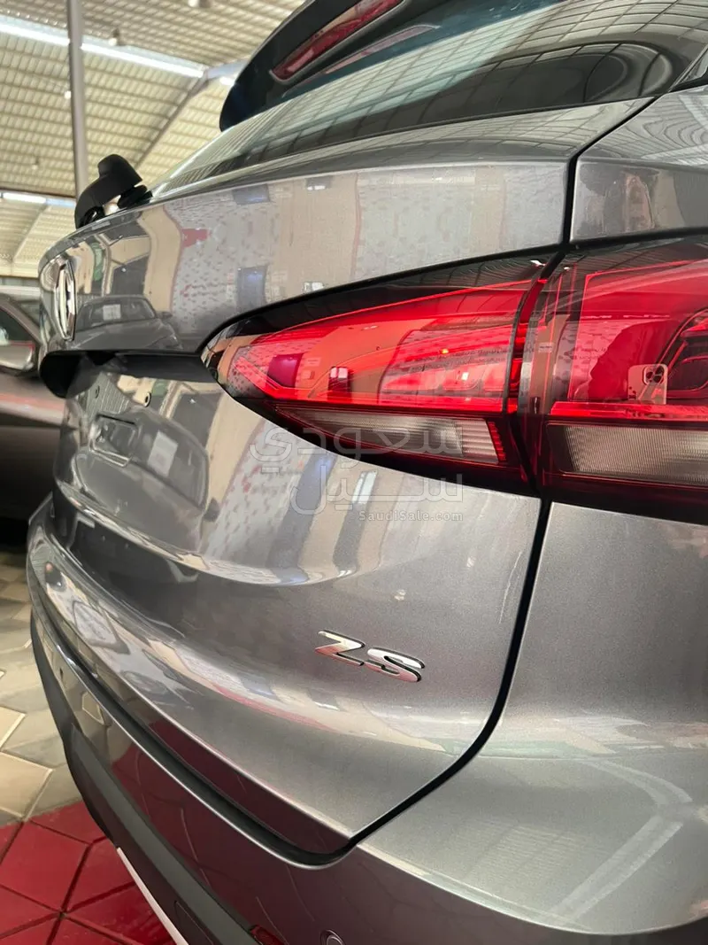 2025 ام جي زد اس