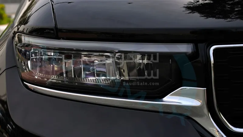 2025 جييب جراند شيروكي ليمتد بلس