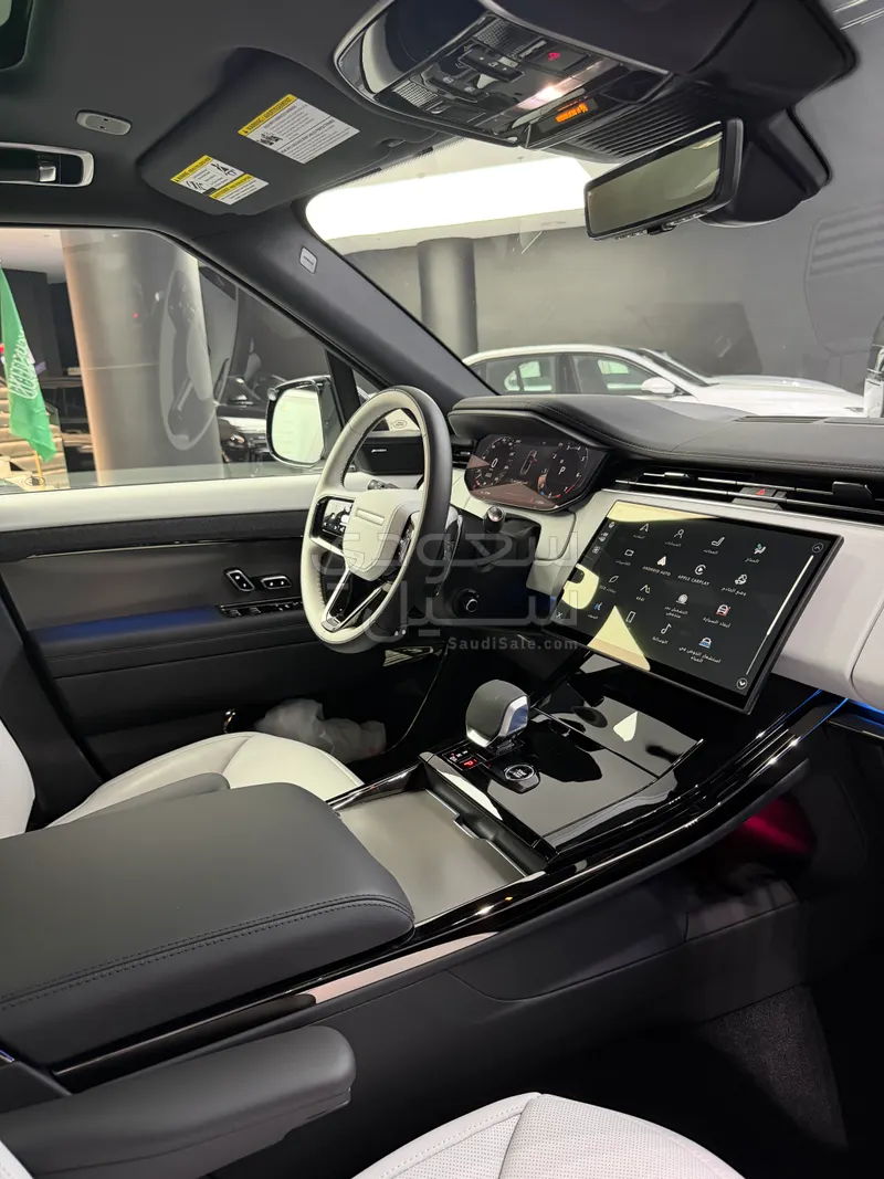 2025 لاند روفر رينج روفر سبورت اتش اس اي