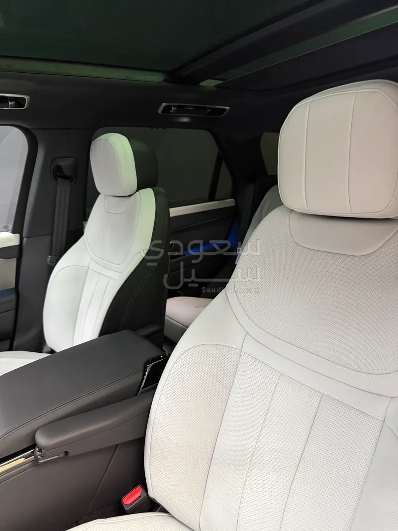 2025 لاند روفر رينج روفر سبورت اتش اس اي