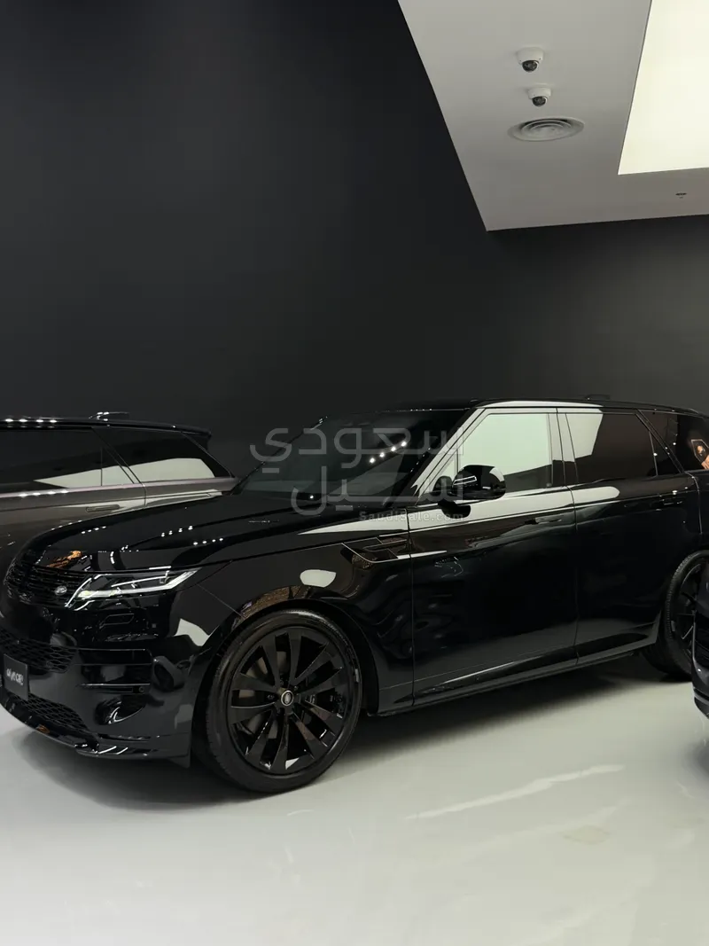 2025 لاند روفر رينج روفر سبورت اتش اس اي