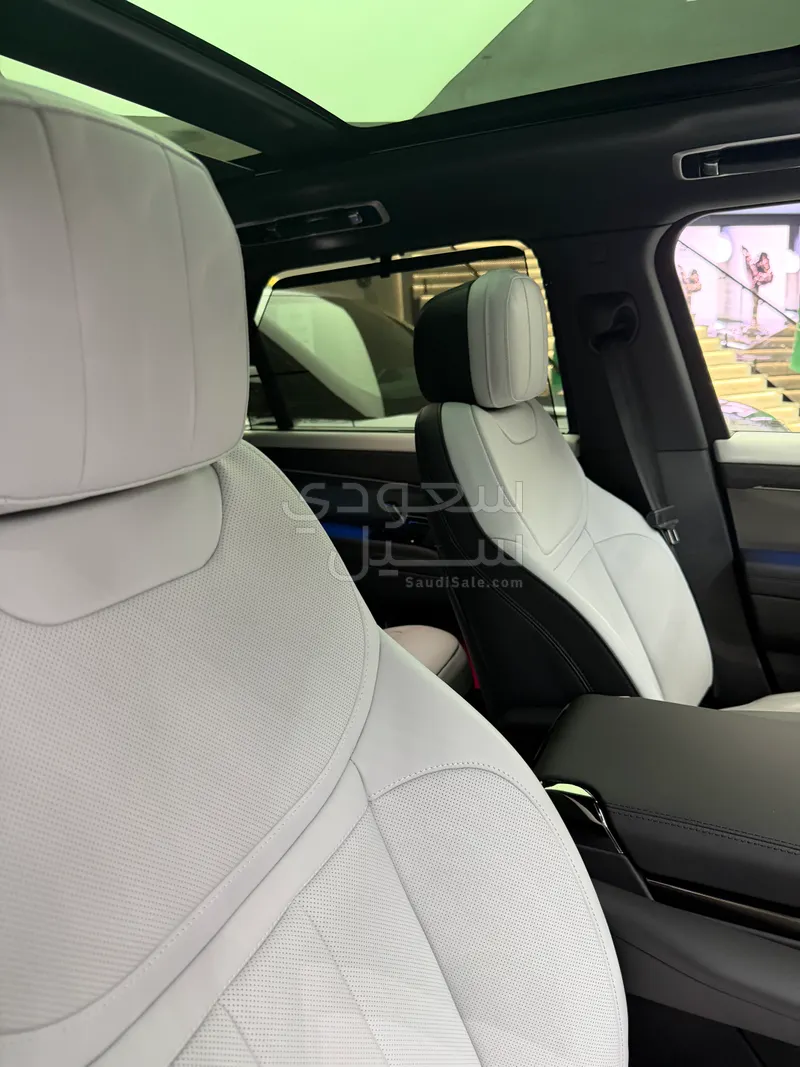 2025 لاند روفر رينج روفر سبورت اتش اس اي