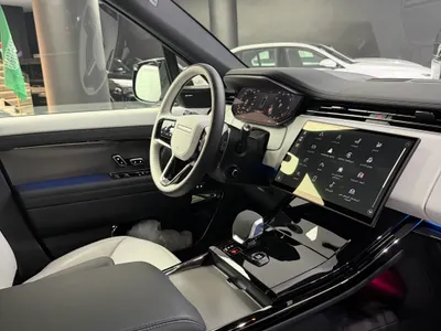 2025 لاند روفر رينج روفر سبورت اتش اس اي