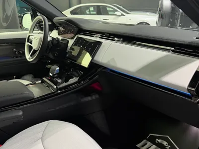 2025 لاند روفر رينج روفر سبورت اتش اس اي