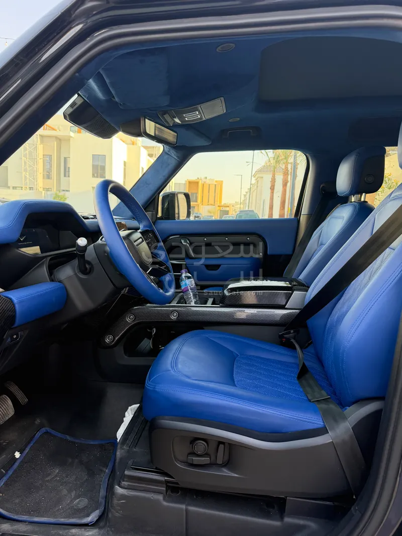 2022 لاند روفر ديفيندر 90