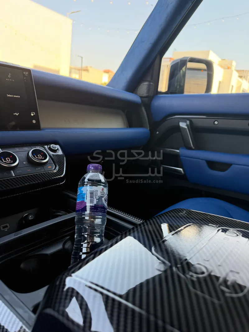 2022 لاند روفر ديفيندر 90