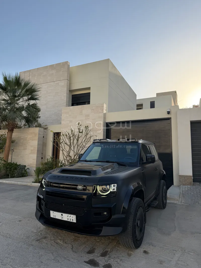 2022 لاند روفر ديفيندر 90