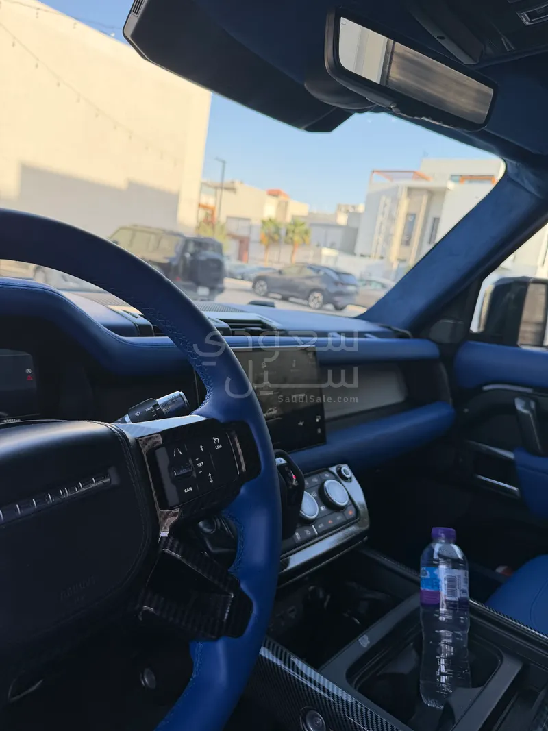2022 لاند روفر ديفيندر 90