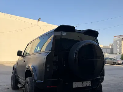 2022 لاند روفر ديفيندر 90