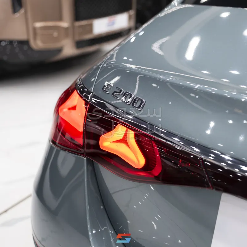 2024 مرسيدس - بنز إي 200