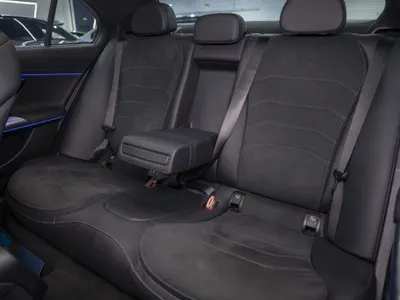 2024 مرسيدس - بنز إي 200