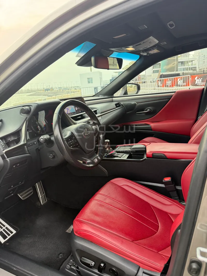2021 لكزس إي إس 350 اف سبورت