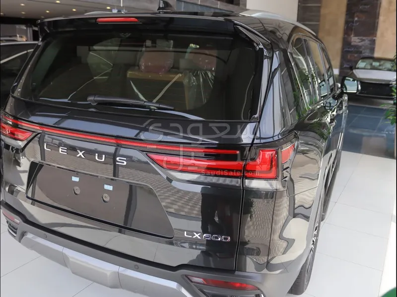 2026 لكزس إل إكس 600