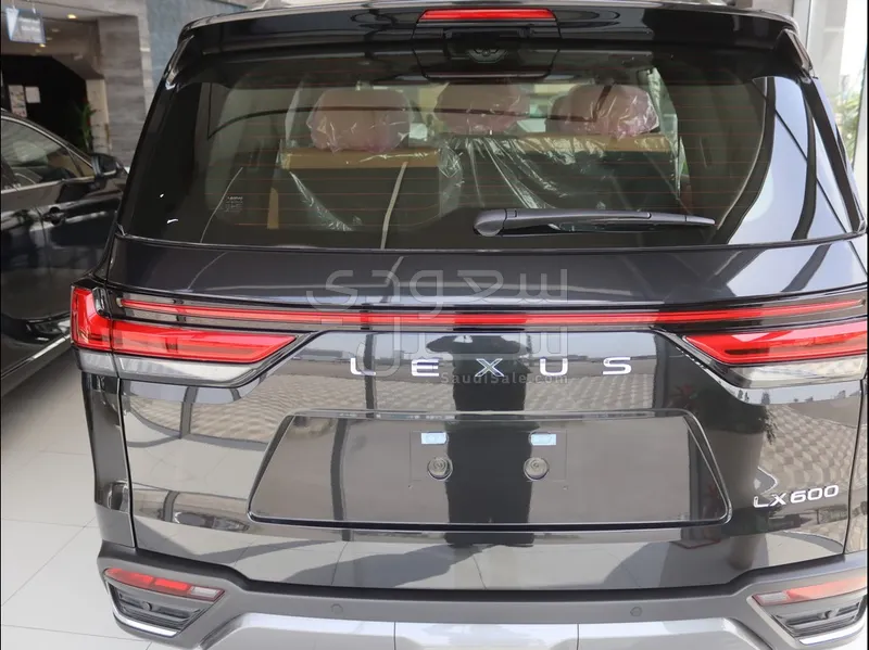 2026 لكزس إل إكس 600