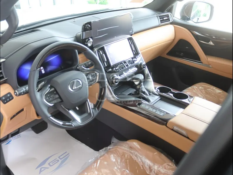 2026 لكزس إل إكس 600