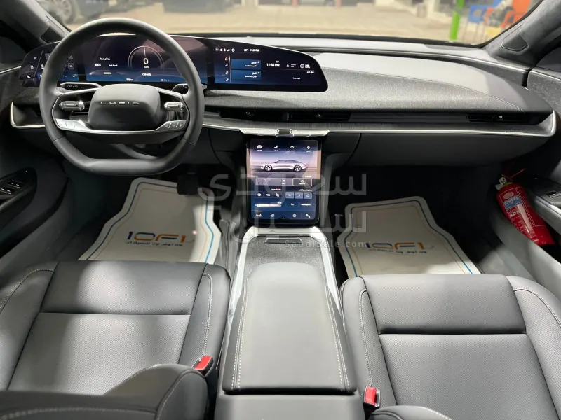 2024 لوسيد اير بيور