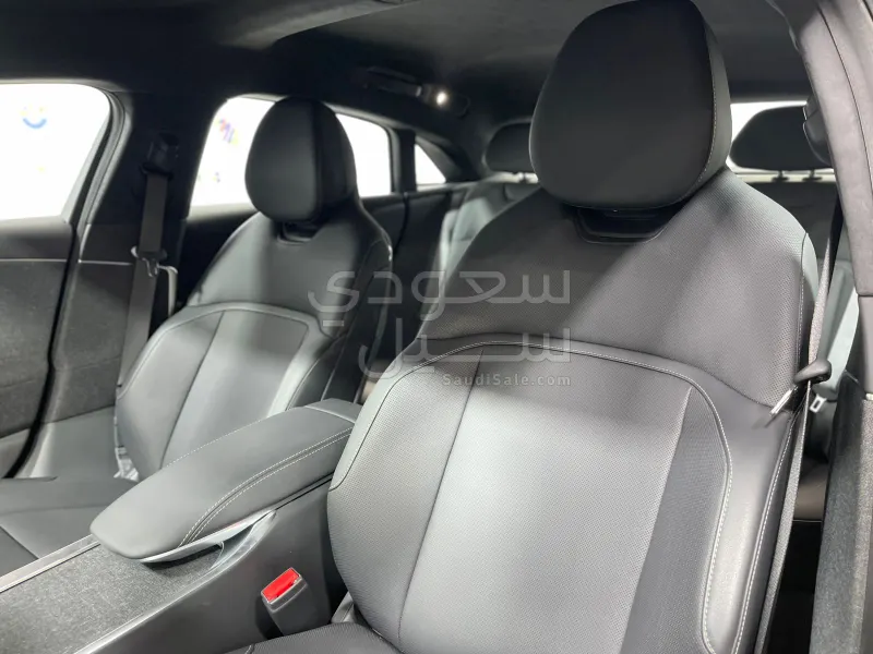 2024 لوسيد اير بيور