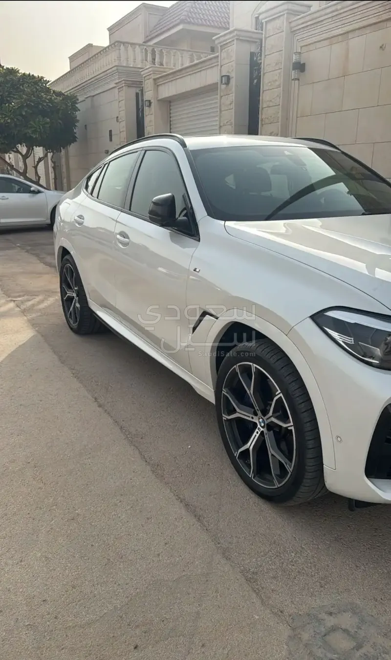 2022 بي ام دبليو الفئة اكس 6 إم كت