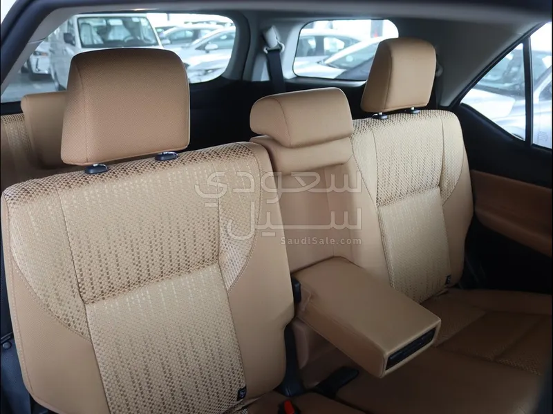 2026 تويوتا فورشنر جي اكس