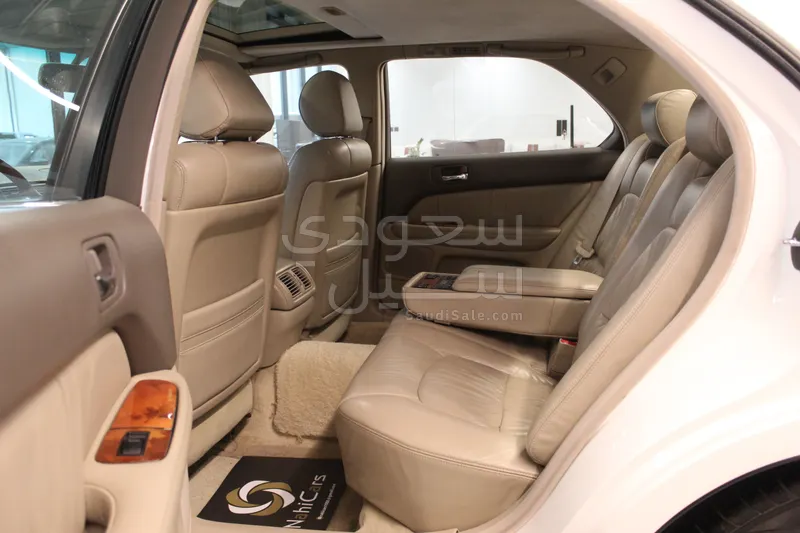 2000 لكزس إل إس 400