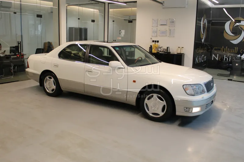 2000 لكزس إل إس 400