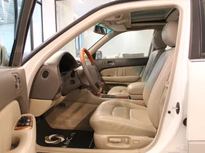 2000 لكزس إل إس 400