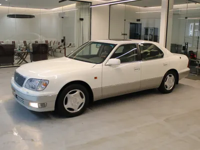 2000 لكزس إل إس 400