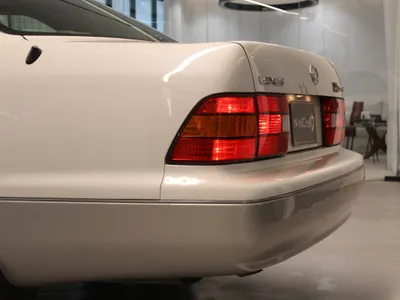 2000 لكزس إل إس 400