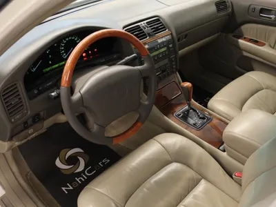 2000 لكزس إل إس 400