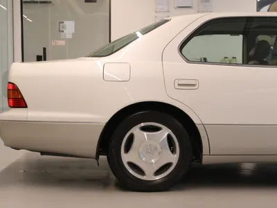 2000 لكزس إل إس 400