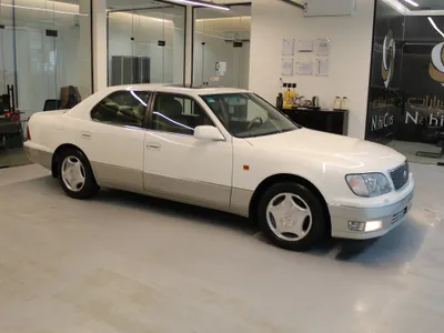 2000 لكزس إل إس 400