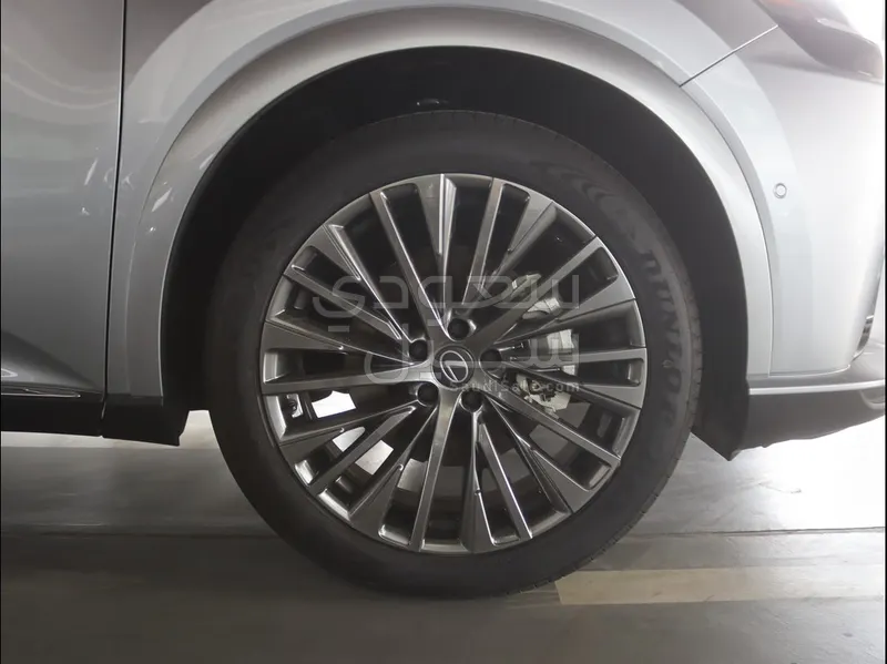 2026 لكزس أر إكس 350