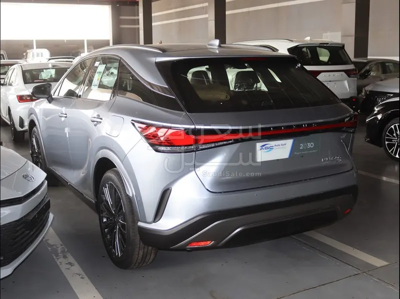 2026 لكزس أر إكس 350